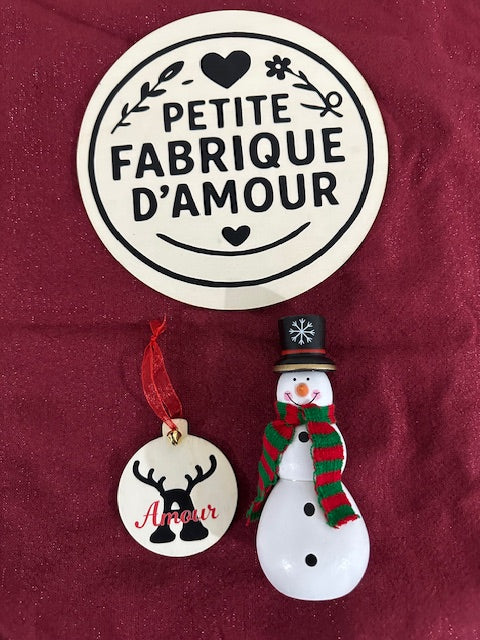 🌟 Boule de Noël en bois personnalisée – Modèles Initiale ou Premier Noël