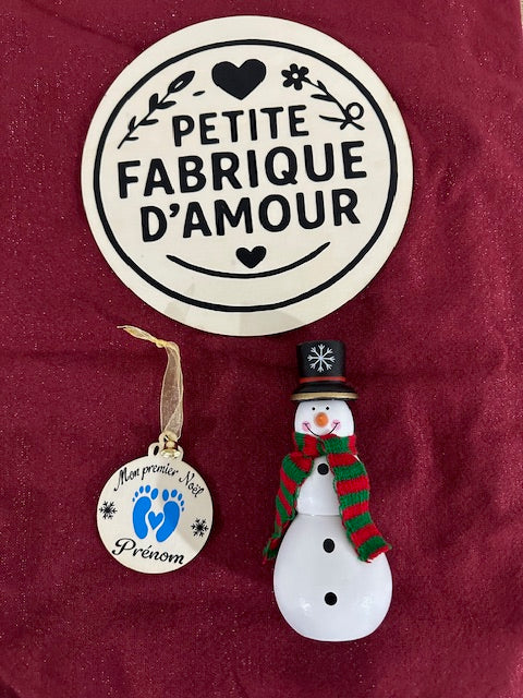 🌟 Boule de Noël en bois personnalisée – Modèles Initiale ou Premier Noël